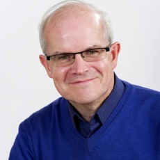 Alastair Crae)